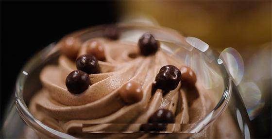 Mousse au chocolat – À base de pâte à bombe | callebaut.com